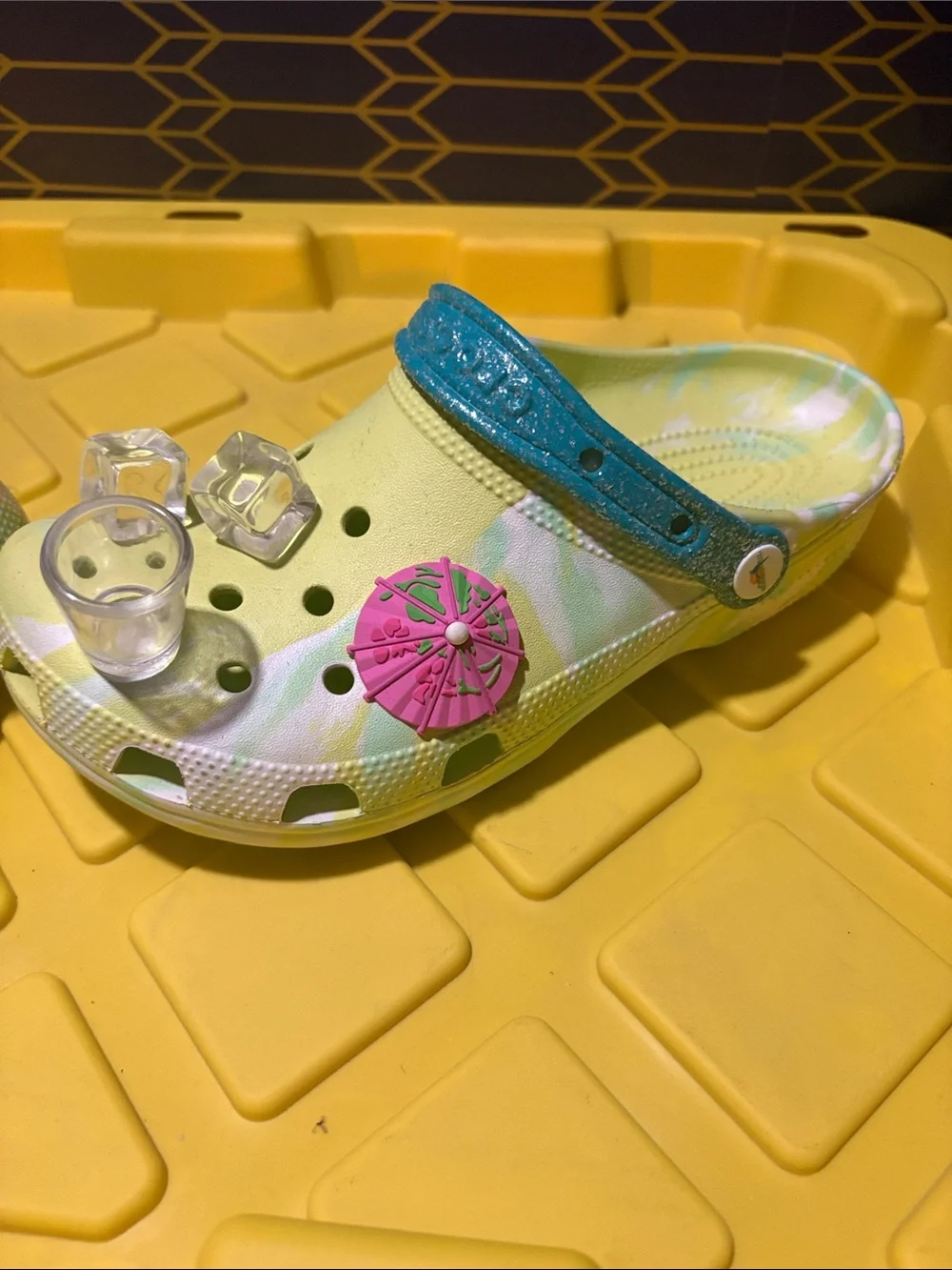 CROCS Jimmy Buffet Margaritaville Tie-Dye Lime Green  with Teal Strap and Charms